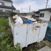 群馬県藤岡市で混合廃棄物Aを回収｜仮設資材会社様の資材置場での産業廃棄物回収事例回収前
