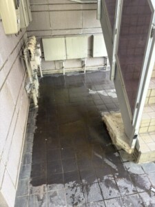 さいたま市南区 産廃回収 - マンションリフォーム廃材の搬出・床清掃後