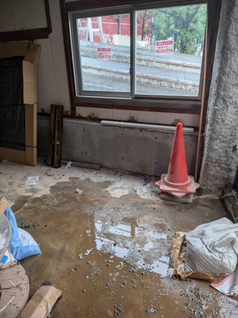 世田谷区の木造店舗新築工事で発泡スチロールやダンボールなどを定期回収した後の集積場所